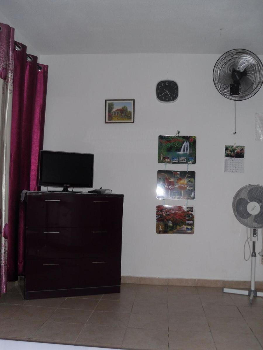 Du Cote De Sainte-Anne Apartment Exterior photo